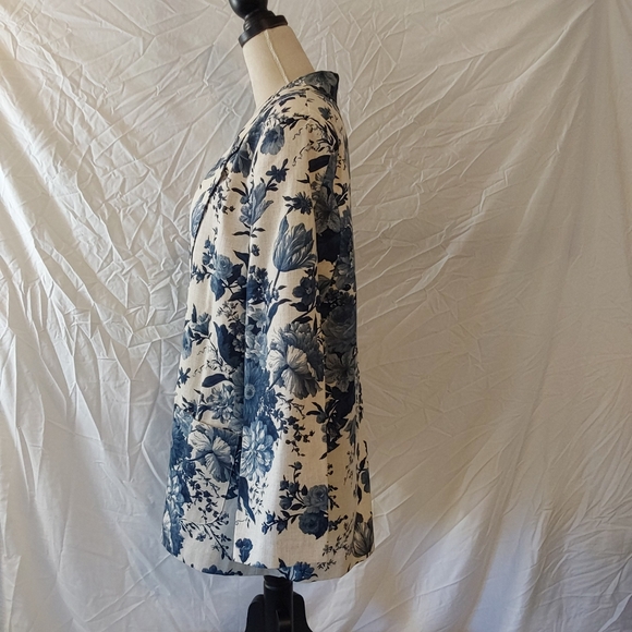 Vintage Southern Lady Blue Floral and Cream Jacket Size 18 - Picture 6 of 6